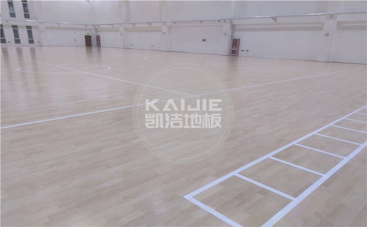55大东北熟女啪啪嗷嗷叫 山东济南大学体育馆运动木地板案例图片