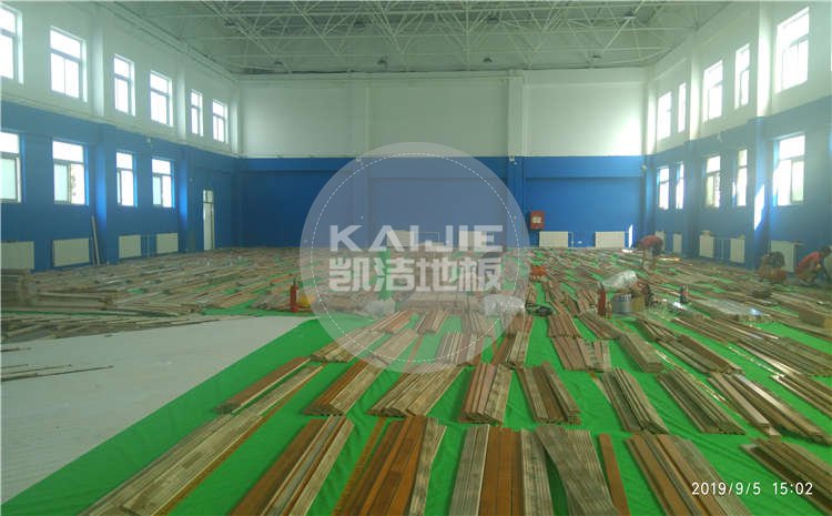 57pao国产成视频永久 北京西城中学体育馆运动木地板项目图片