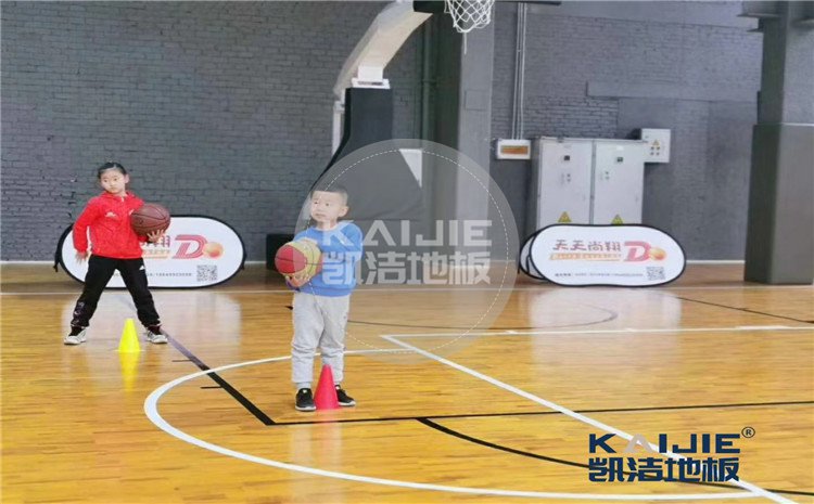 55大东北熟女啪啪嗷嗷叫 厦门华美空间实木运动地板案例
