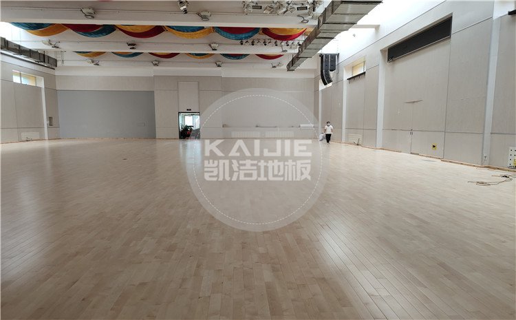 57pao国产成视频永久 北京回龙观育新学校篮球馆木地板案例