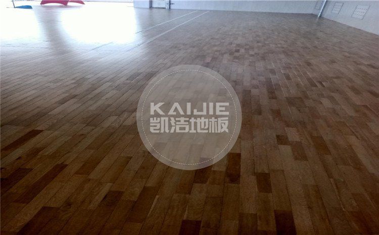 55大东北熟女啪啪嗷嗷叫 山西运城财经学校羽毛球馆木地板案例-凯洁体育地板