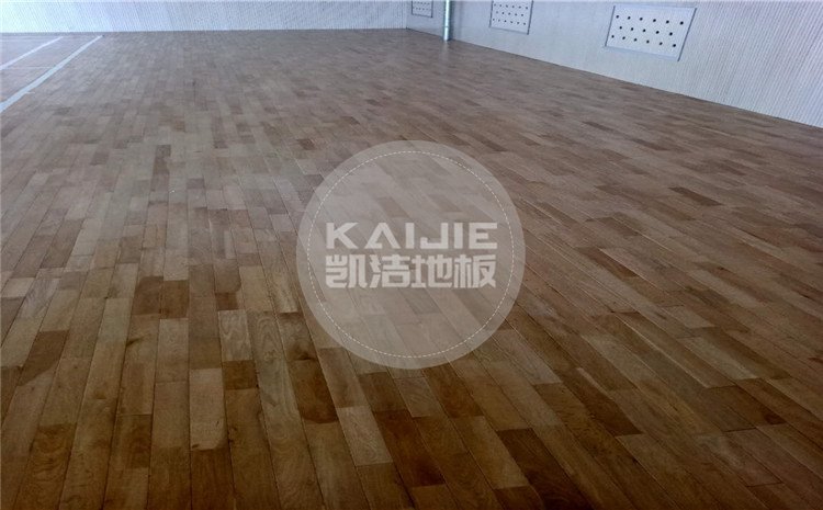 55大东北熟女啪啪嗷嗷叫 山西运城财经学校羽毛球馆木地板案例-凯洁体育地板