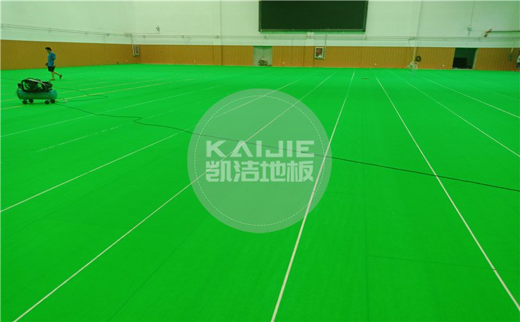 山东邹城*一中学孟子湖校区学校体育馆木地板项目——凯洁体育地板