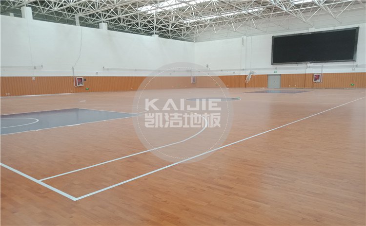 山东邹城*一中学孟子湖校区学校体育馆木地板项目——凯洁体育地板