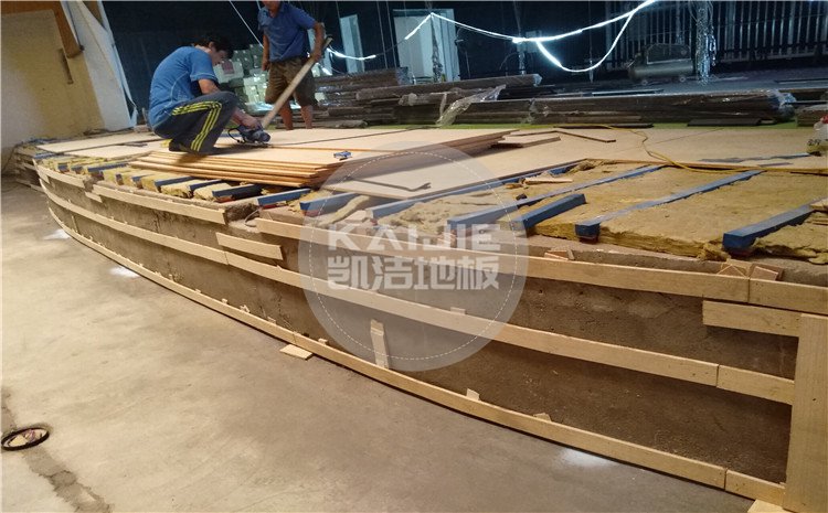 四川省乐山市沙湾区铜河广场剧院舞台木地板案例—凯洁体育木地板厂家