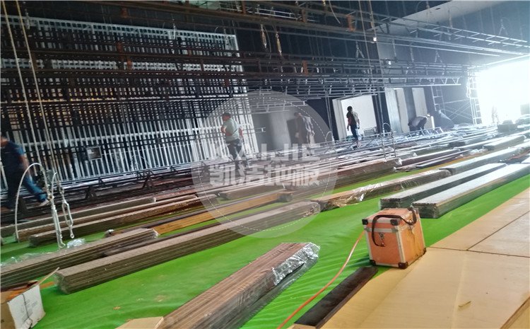 四川省乐山市沙湾区铜河广场剧院舞台木地板案例—凯洁体育木地板厂家