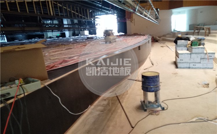 四川省乐山市沙湾区铜河广场剧院舞台木地板案例—凯洁体育木地板厂家