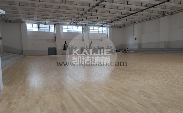 四川绵阳实验中学体育馆木地板项目-凯洁体育木地板厂家