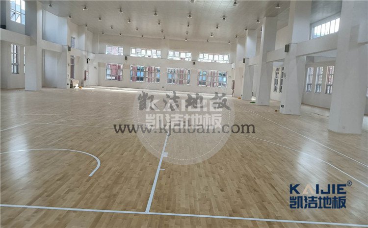 河南鹤壁辅仁中小学体育馆木地板案例