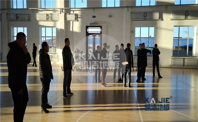 内蒙古鄂伦春旗大杨树林业局全民健身中心木地板案例