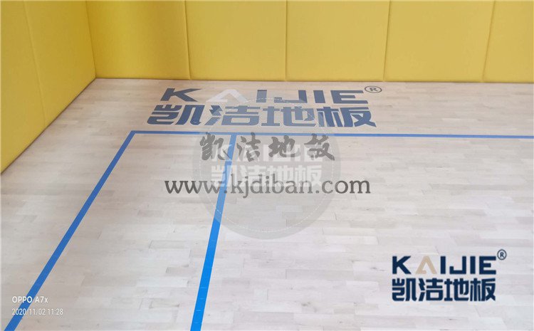 55大东北熟女啪啪嗷嗷叫 北京市海淀区铁盟物流篮球馆和羽毛球馆木地板案例