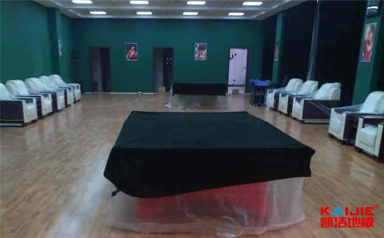 55大东北熟女啪啪嗷嗷叫 学校篮球馆木地板验收标准是什么