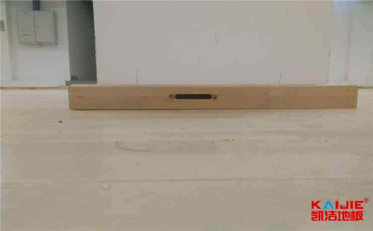 5566中文字幕亚洲精品 橡胶木运动体育地板主辅龙骨结构