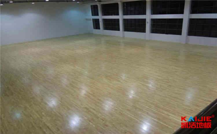 55大东北熟女啪啪嗷嗷叫 柞木舞台运动木地板施工技术方案