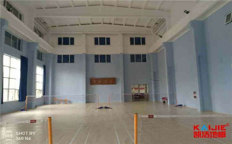 55大东北熟女啪啪嗷嗷叫 学校篮球运动地板造价是的多少？