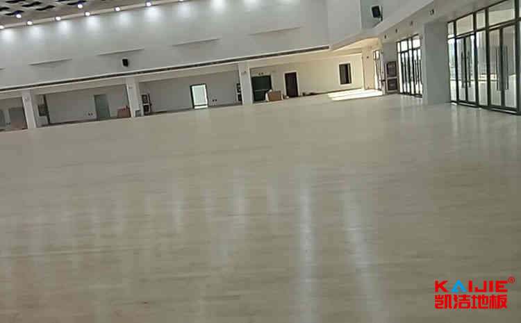 55大东北熟女啪啪嗷嗷叫 篮球场木地板安装