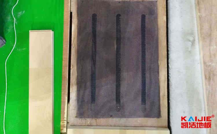 57pao国产成视频永久 冬季室内体育馆专用木地板怎么保养