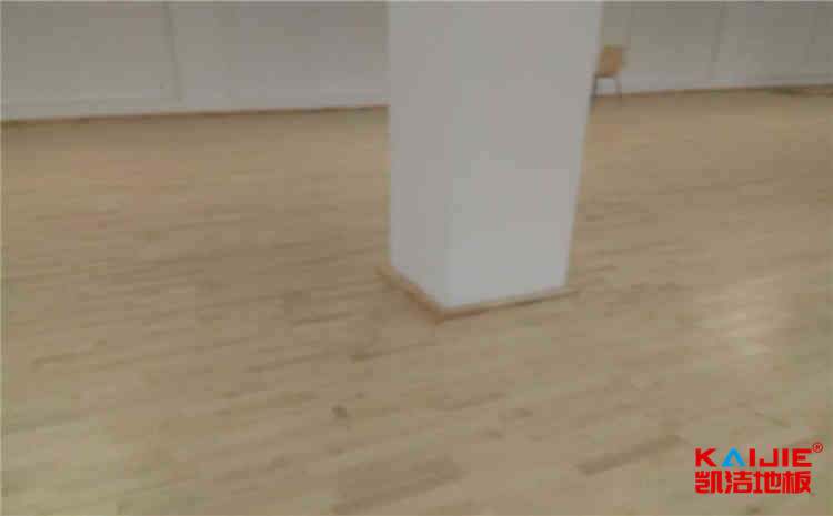 枫木运动木地板公司