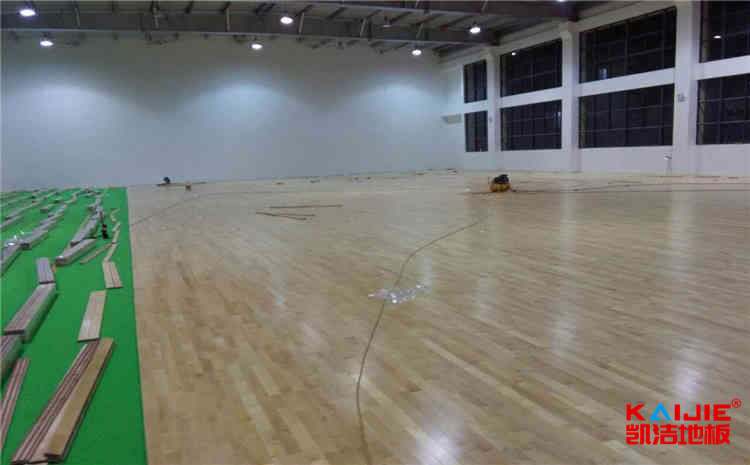 55大东北熟女啪啪嗷嗷叫 乌鲁木齐体育木地板多少钱
